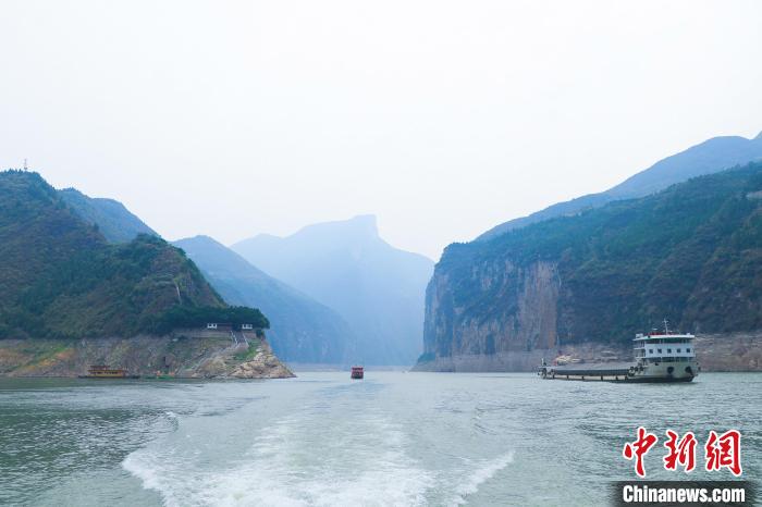 一場(chǎng)巡河“找茬”行動(dòng)，何以巡出碧水東流的長(zhǎng)江？