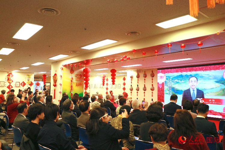 2月9日，“喜迎龍年·品味陜西”——2024新春迎福（展）聯(lián)歡會(huì)暨陜西文化年在東京中國(guó)文化中心拉開(kāi)帷幕。人民網(wǎng) 許可攝