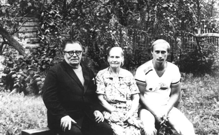 從圣彼得堡到莫斯科，普京從政大事記：下一個六年怎么走？