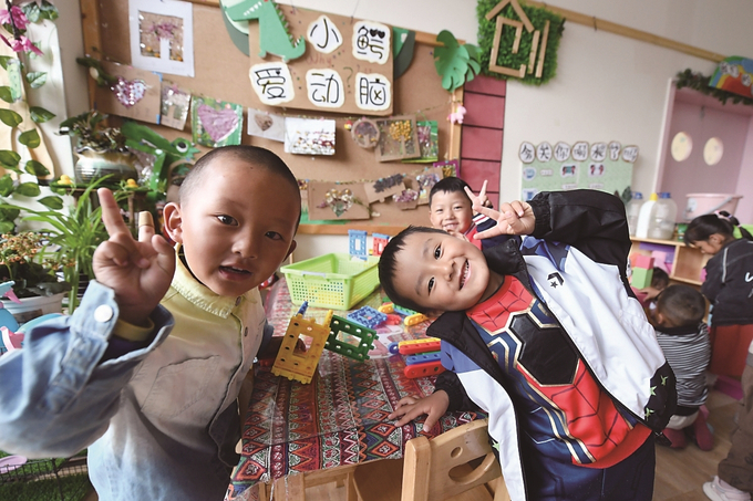 江蘇援建的拉薩市江蘇實驗幼兒園，所有師資在江蘇接受培訓(xùn)，打造具有江蘇水準(zhǔn)的優(yōu)質(zhì)學(xué)前教育資源。 本報記者 萬程鵬 攝