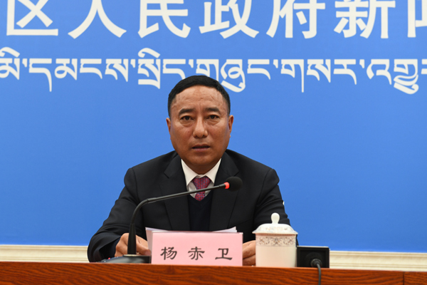 楊赤衛(wèi) 林芝市常委、政府副市長.JPG