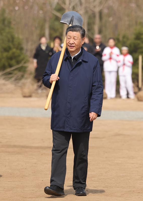 2024年4月3日，習(xí)近平總書(shū)記來(lái)到北京市通州區(qū)潞城鎮(zhèn)參加首都義務(wù)植樹(shù)活動(dòng)。