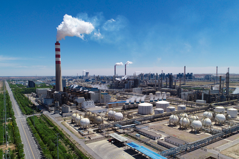 2021年5月16日拍攝的寧夏寧東能源化工基地。