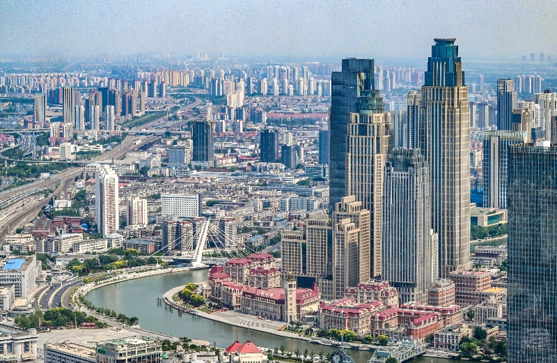 這是2023年6月16日從直升機上拍攝的天津中心城區(qū)城市景觀。