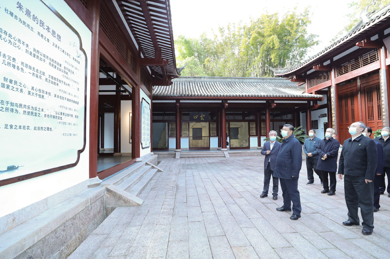 2021年3月22日，習(xí)近平在福建南平武夷山朱熹園，了解朱熹生平及理學(xué)研究等情況。
