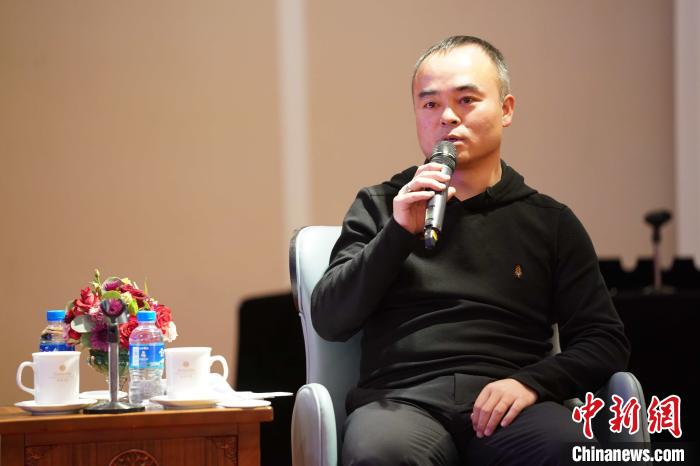 圖為<a target='_blank' >中新社</a>青海分社社長胡鐘藝就加強(qiáng)瀾湄流域新聞報道發(fā)表觀點。　蘇丹 攝