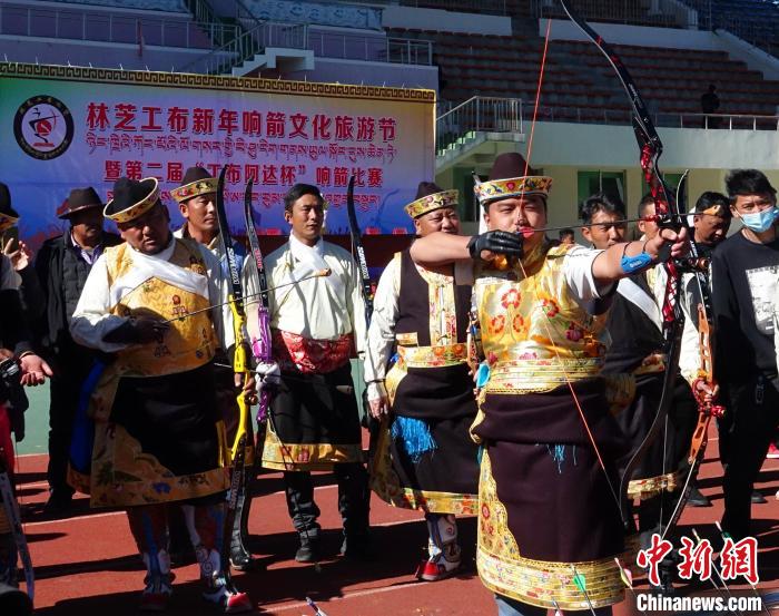 圖為響箭比賽現(xiàn)場?！∪轿木?攝