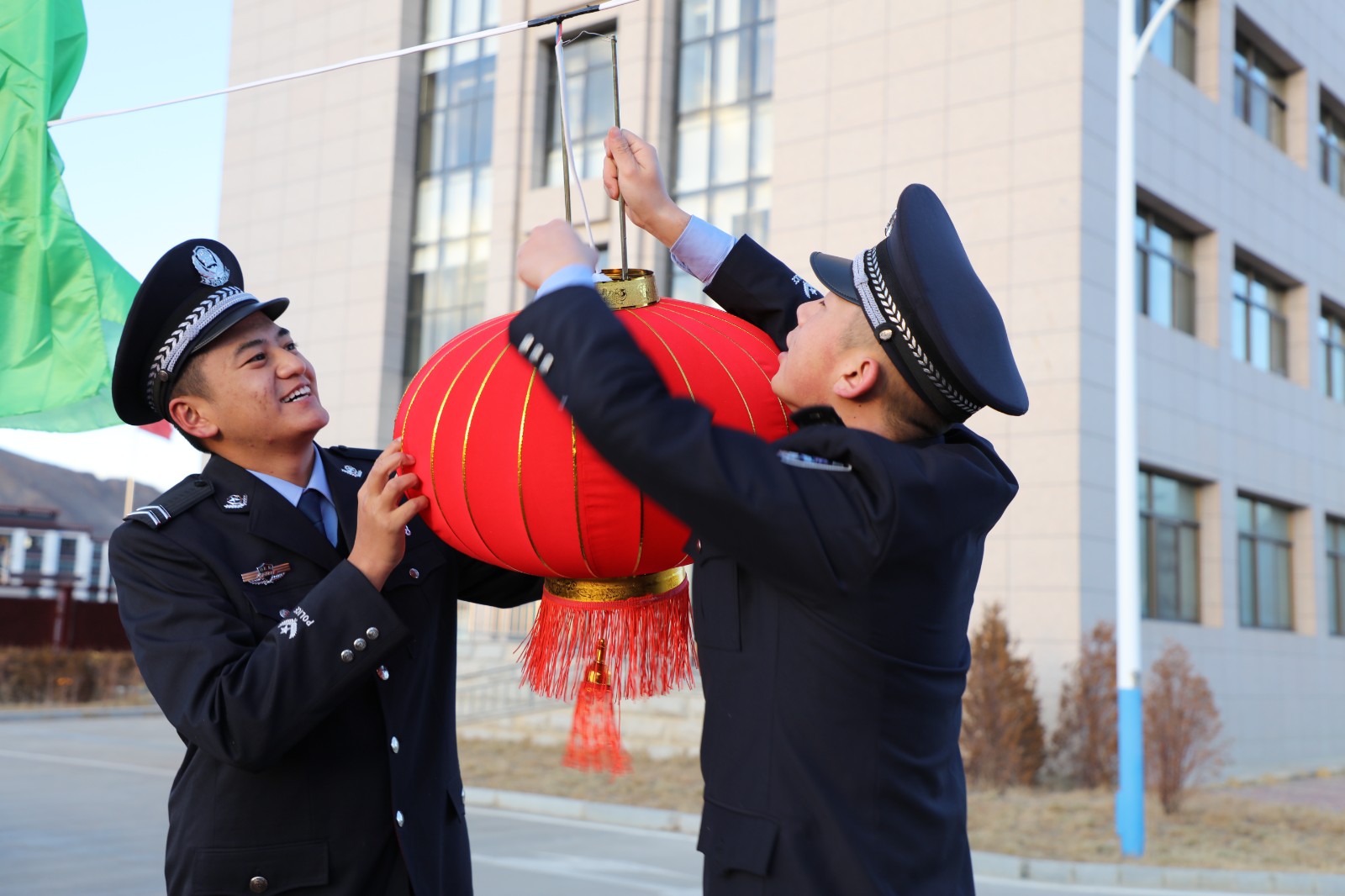（要聞 新媒體）雪域邊關(guān)的他們，是歸途的(4189296)-20230122091651.jpg
