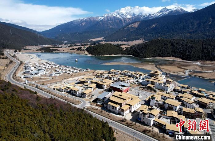 2月17日，西藏林芝魯朗小鎮(zhèn)。(無人機照片) 李林 攝
