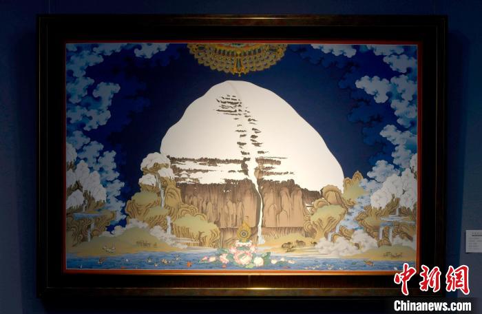圖為5月16日，展覽中新創(chuàng)唐卡作品《岡底斯山》?！±盍?攝