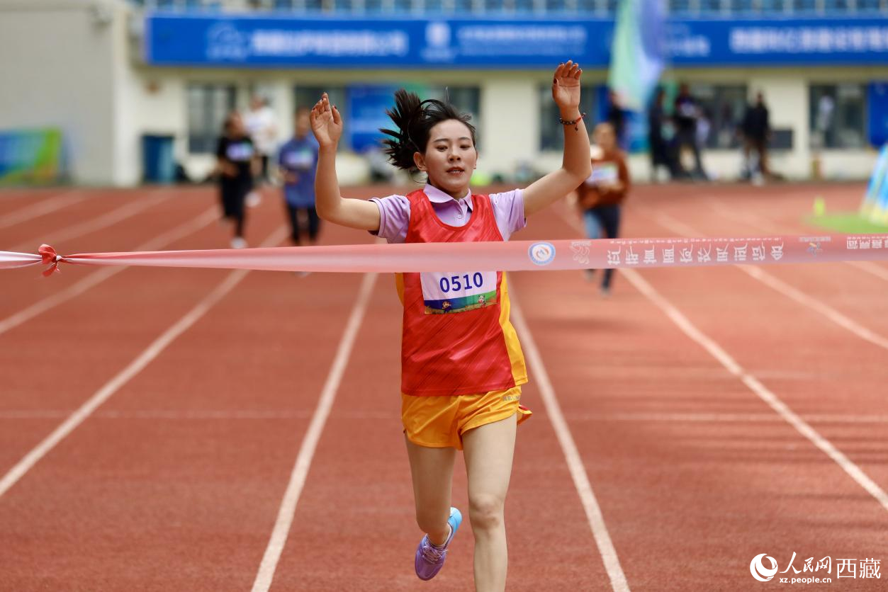 女子400米競速賽實況。